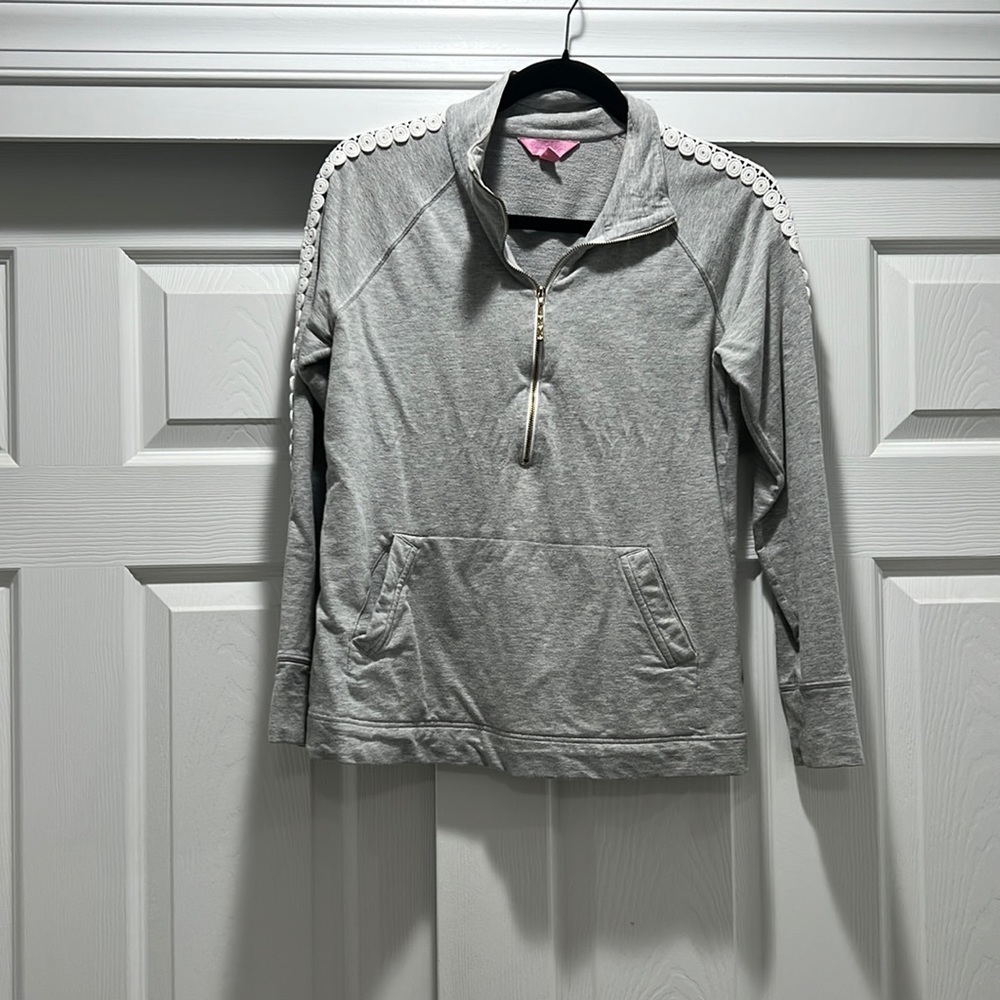 Lilly Pulitzer popover size S with details on arms